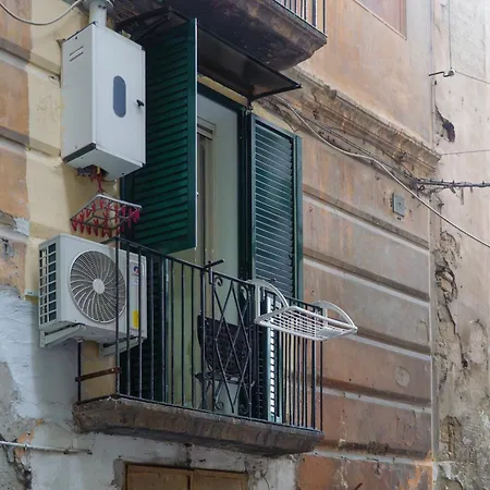 La Casa Della Nonna - Quartierispagnoli 게스트하우스