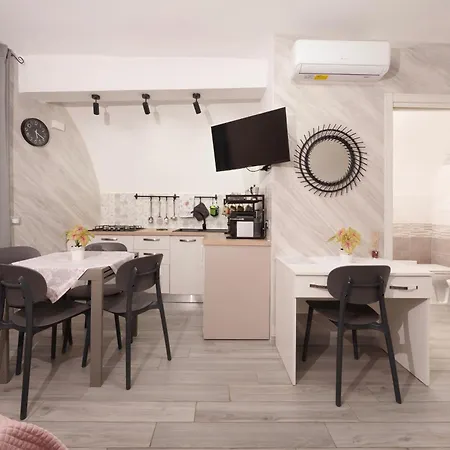 La Casa Della Nonna - Quartierispagnoli بيت ضيافة نابولي